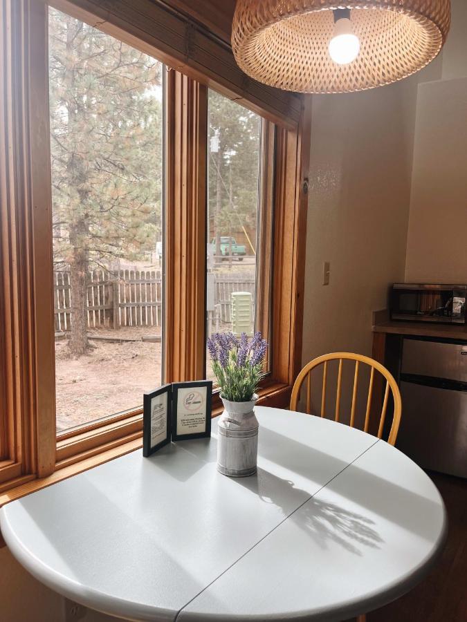 Cozy Cabin Suite Bed And Breakfast 伍德兰帕克 外观 照片