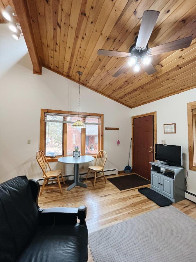 Cozy Cabin Suite Bed And Breakfast 伍德兰帕克 外观 照片