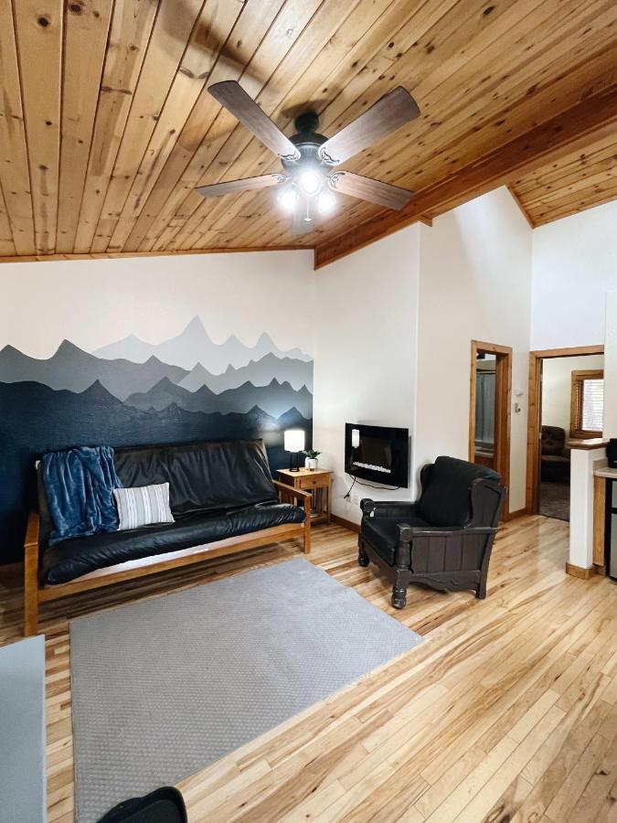 Cozy Cabin Suite Bed And Breakfast 伍德兰帕克 外观 照片